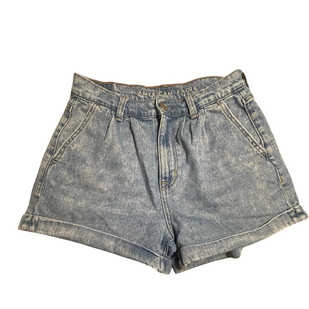 American Eagle Acid Wash High Waisted Pleated Denim Mom Shorts Light Blue Sz 2